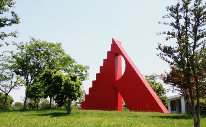 苏州工艺美术职业技术学院学院标志雕塑